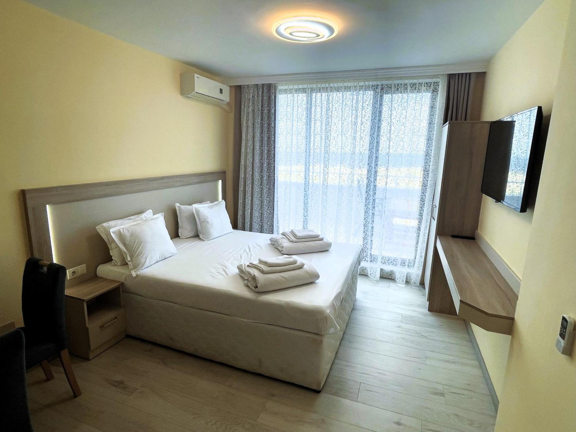 Apart-Hotel Panorama Sea Lux Primorsko Exterior foto
