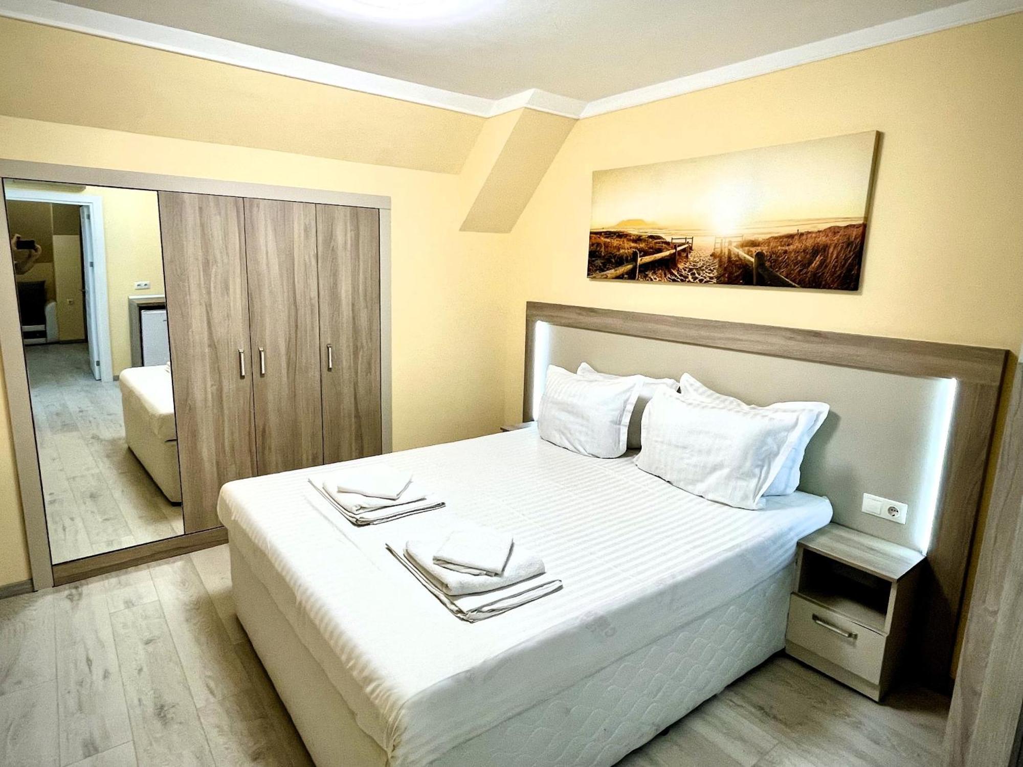 Apart-Hotel Panorama Sea Lux Primorsko Exterior foto